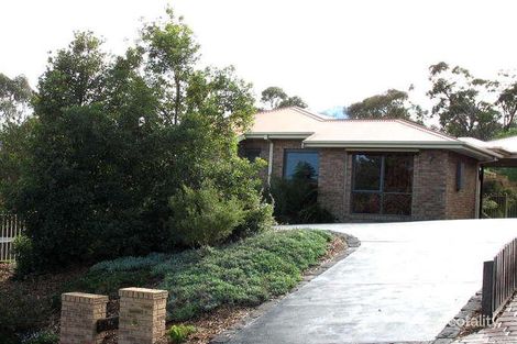 73 Zina Gr, Mooroolbark, VIC 3138