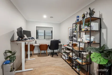 Property photo of 31 Woodbridge Street Killara VIC 3691