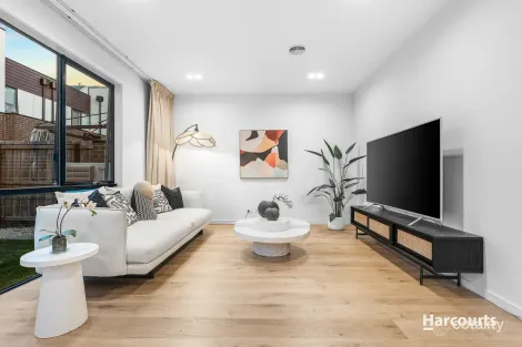 Property photo of 10 Northcote Circuit Burwood East VIC 3151