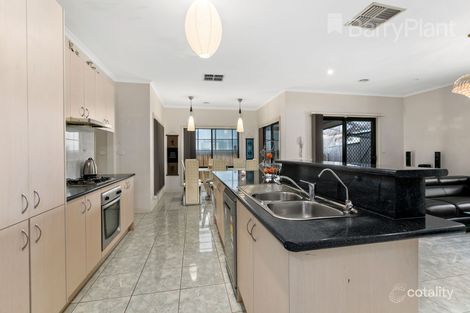 Property photo of 15 Nutwood Crescent Derrimut VIC 3026