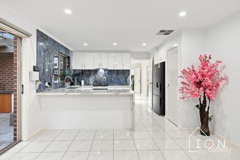 Property photo of 13 Taplan Crescent Cranbourne West VIC 3977