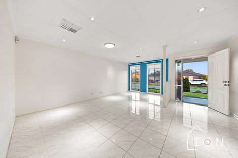 Property photo of 13 Taplan Crescent Cranbourne West VIC 3977