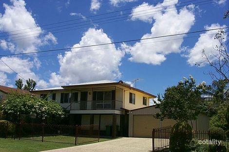 1a Green St, Booval, QLD 4304