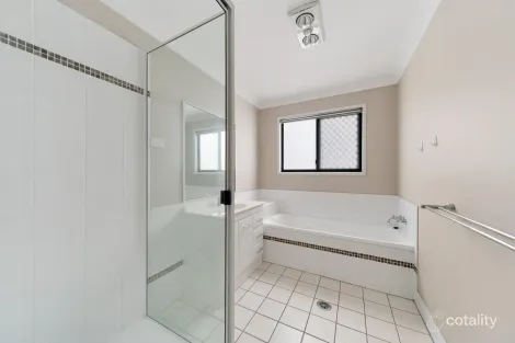 Property photo of 3/42 Newman Drive Emerald QLD 4720