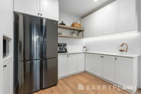 Property photo of 4 Bicolor Court Bundoora VIC 3083