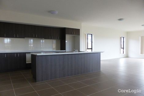 Property photo of 24 Spectacle Crescent Point Cook VIC 3030