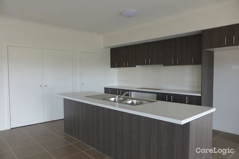 Property photo of 24 Spectacle Crescent Point Cook VIC 3030
