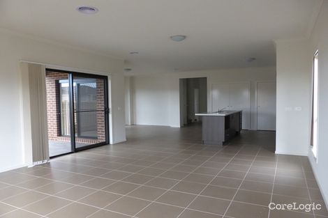 Property photo of 24 Spectacle Crescent Point Cook VIC 3030