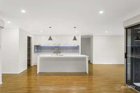 Property photo of 7 Renshaw Crescent Kearneys Spring QLD 4350