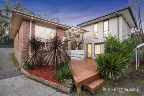 Property photo of 10 Mathers Avenue Launching Place VIC 3139