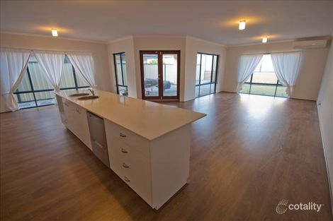 Property photo of 5 Mirbelia Street Hammond Park WA 6164