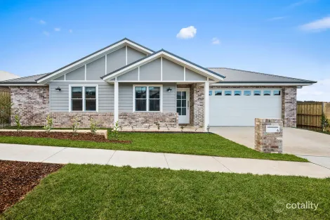 Property photo of 4 Briar Place Moss Vale NSW 2577
