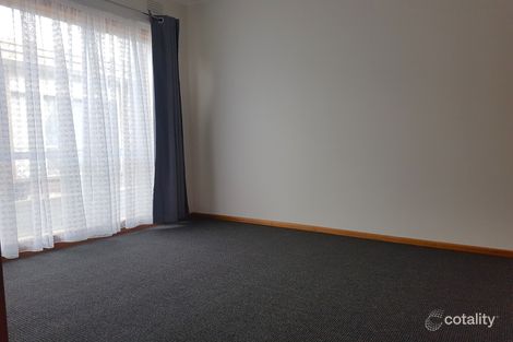 Property photo of 2/105 Ormond Road East Geelong VIC 3219