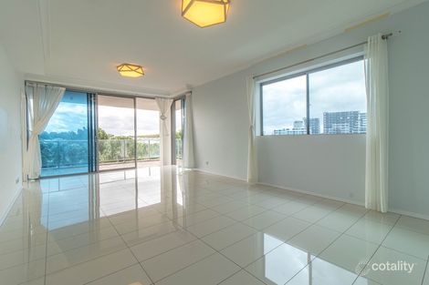 Property photo of 211/41 Harbour Town Drive Biggera Waters QLD 4216