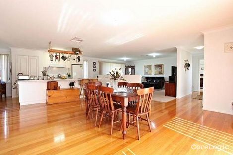 Property photo of 6 Mt Eccles Place Caroline Springs VIC 3023