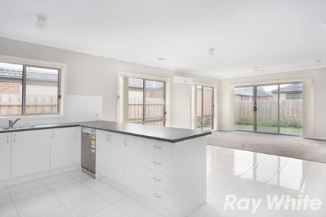Property photo of 36 Green Orchid Circuit Pakenham VIC 3810