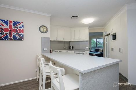 Property photo of 37 Mildura Drive Helensvale QLD 4212