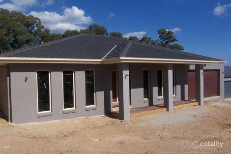 Property photo of 3 Freeman Drive Kangaroo Flat VIC 3555