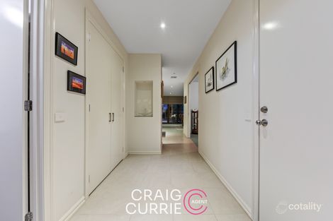 Property photo of 1 Emu Walk Pakenham VIC 3810