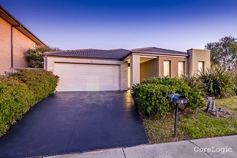 Property photo of 7 Beauchamp Way Cranbourne East VIC 3977