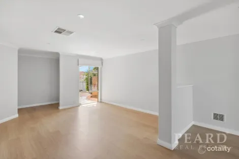 Property photo of 3/13 Farris Place Innaloo WA 6018