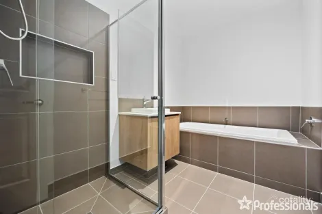 Property photo of 6 Lineker Drive Deanside VIC 3336