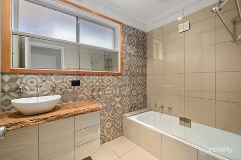 Property photo of 11 Winifred Road Mooroolbark VIC 3138