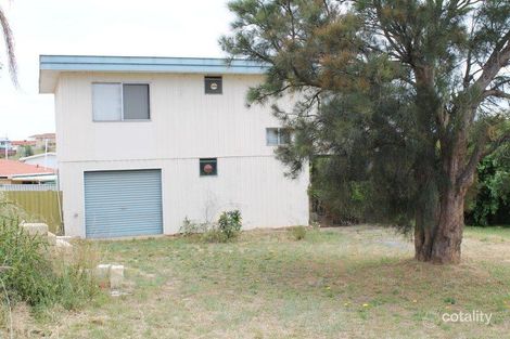 2 Lindley Rd, Halls Head, WA 6210