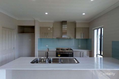 Property photo of 5 Clovelly Circuit Truganina VIC 3029