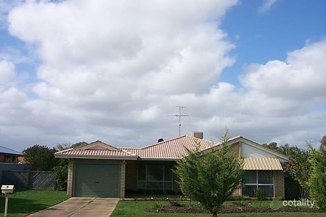 3 Falstaff Cl, Greenfields, WA 6210