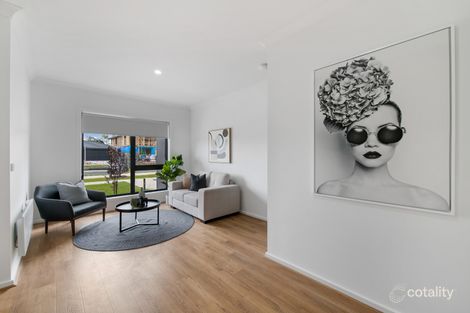 Property photo of 29 Mamic Boulevard Fraser Rise VIC 3336