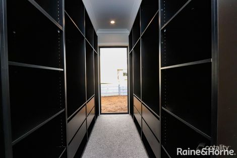 Property photo of 7 Lyon Close Kelso NSW 2795