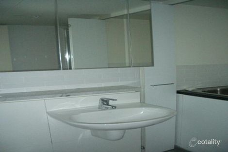 Property photo of 33 Bernley Drive Viveash WA 6056