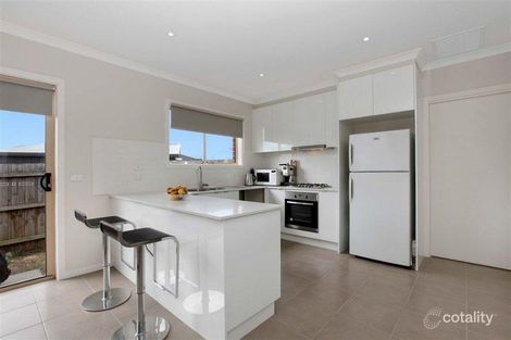 Property photo of 2/122 McDonalds Road Epping VIC 3076