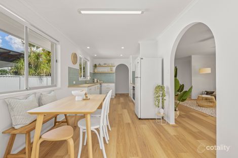 Property photo of 17 Karina Crescent Broadbeach Waters QLD 4218