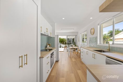 Property photo of 17 Karina Crescent Broadbeach Waters QLD 4218