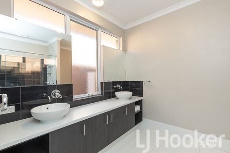 Property photo of 40 Fairway Crescent Meadow Springs WA 6210