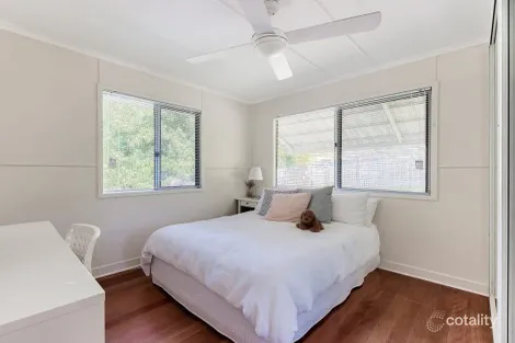 Property photo of 54 Falkirk Street Stafford Heights QLD 4053