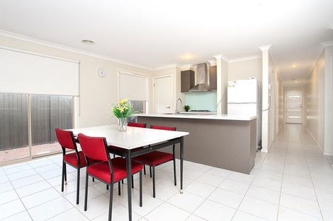 Property photo of 10 Greenleaf Circuit Tarneit VIC 3029
