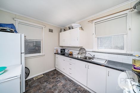Property photo of 40 Gilmore Avenue Mount Austin NSW 2650