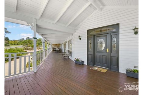 Property photo of 1 John Court Cotswold Hills QLD 4350