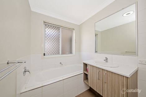 Property photo of 11 Carnarvon Crescent Fitzgibbon QLD 4018