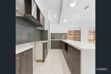 Property photo of 72 Modern Crescent Tarneit VIC 3029