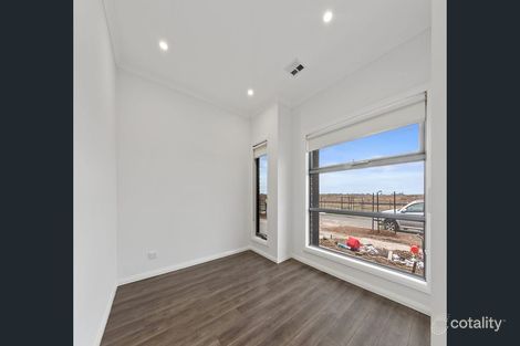 Property photo of 72 Modern Crescent Tarneit VIC 3029