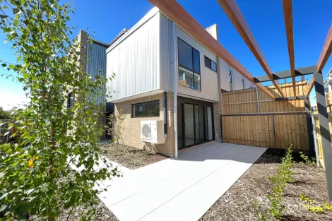 94/2 Woodberry Ave, Coombs, ACT 2611