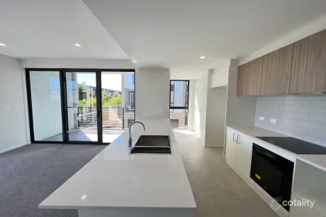 94/2 Woodberry Ave, Coombs, ACT 2611