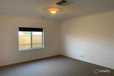 Property photo of 1 Brahe Mews Clyde VIC 3978