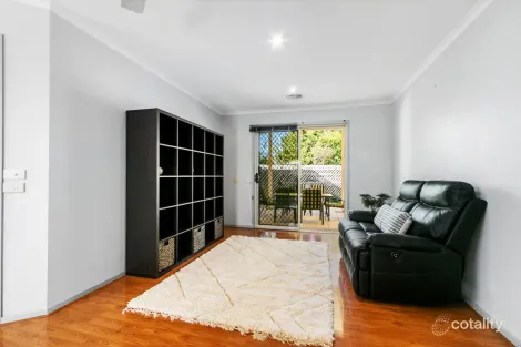 Property photo of 15 Yvette Close Sale VIC 3850