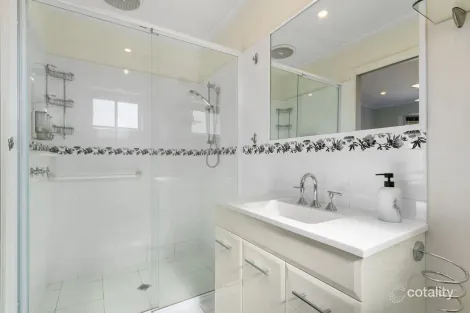 Property photo of 15 Yvette Close Sale VIC 3850