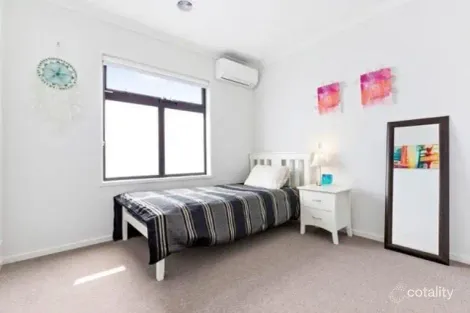 Property photo of 16 Amaroo Walk Werribee VIC 3030